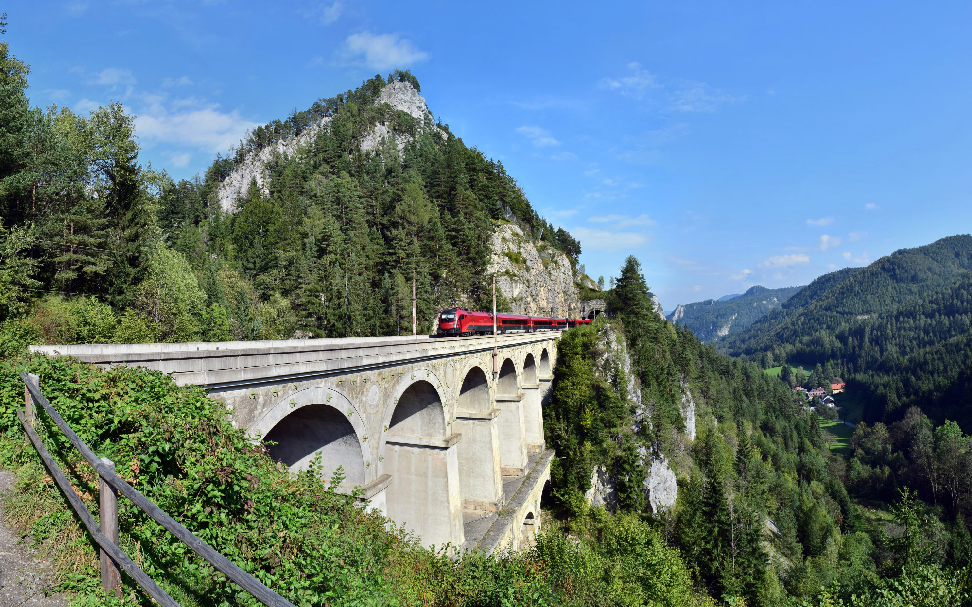 Semmeringbahn, Breitenstein (Photo license: CC-BY-SA 3.0)